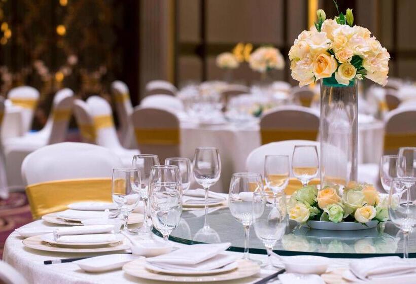 هتل Sheraton Grand Xishuangbanna