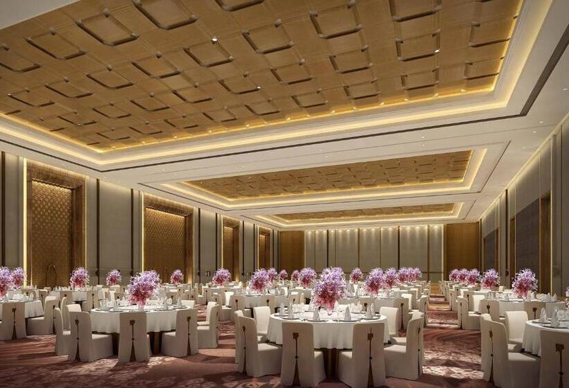 هتل Sheraton Grand Xishuangbanna