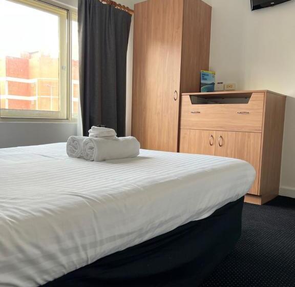 هتل Star Bar Cafe &