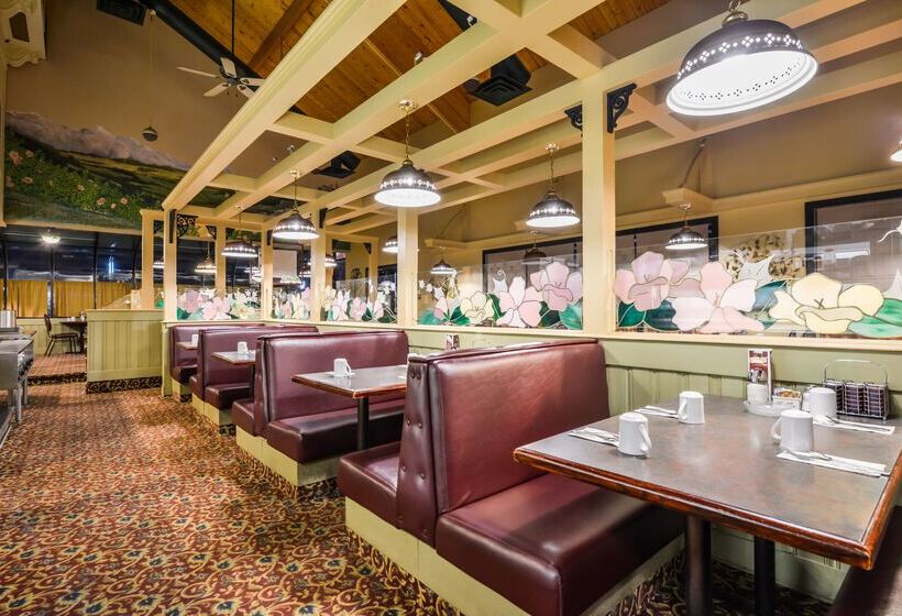 Мотель Canadas Best Value Inn Whitecourt