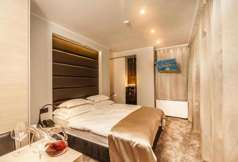 پانسیون The View Luxury Rooms