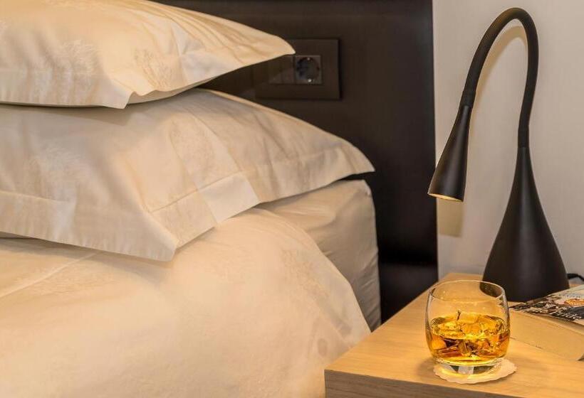 پانسیون The View Luxury Rooms