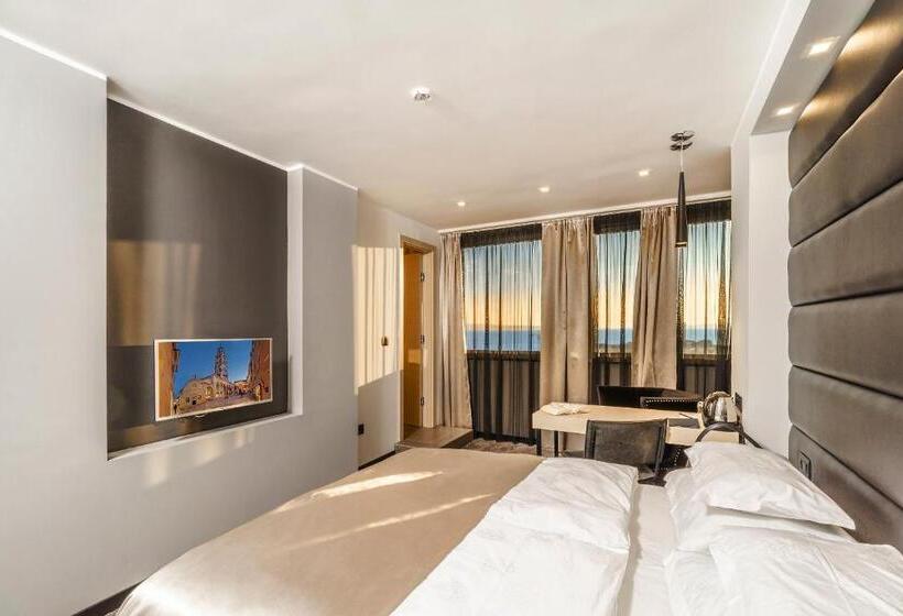 پانسیون The View Luxury Rooms