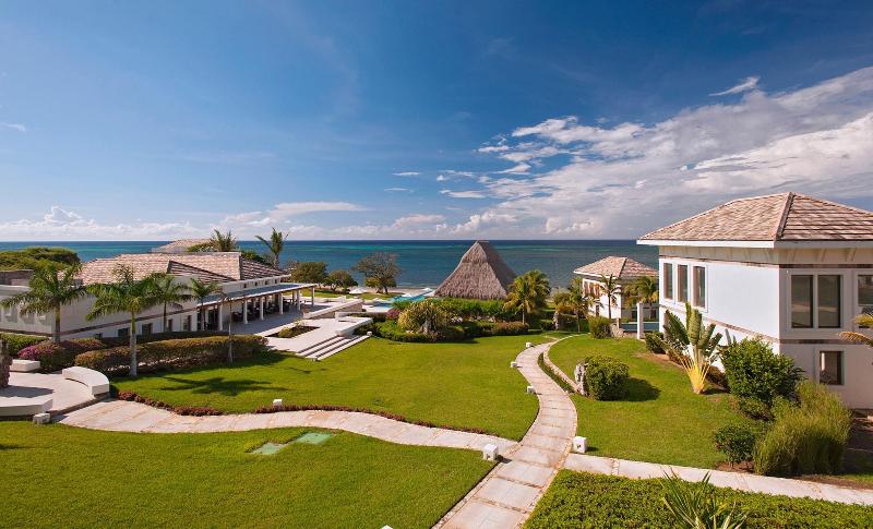 استراحتگاه Las Verandas Hotel & Villas