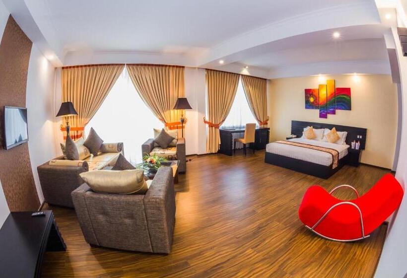 The Covanro Airport Hotel   Katunayake