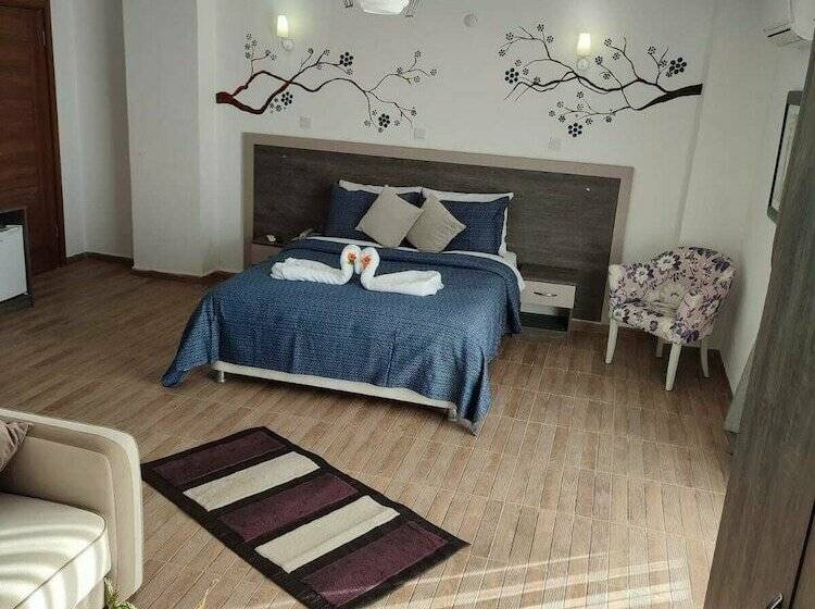 Adaya Karşı Otel