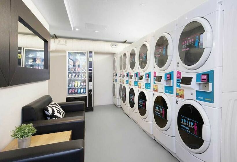 هاستل Vibrant Rooms Students Only   Coventry