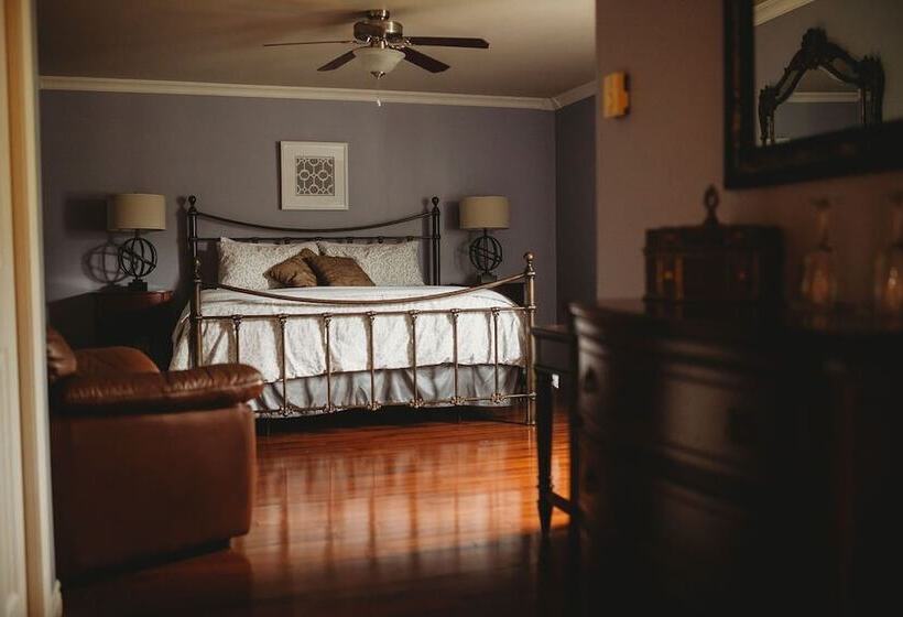 مبيت وإفطار Carriage House Inn Four And A Half Stars