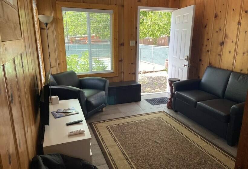 Clearlake Cabins