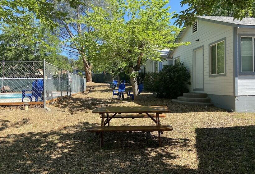 Clearlake Cabins