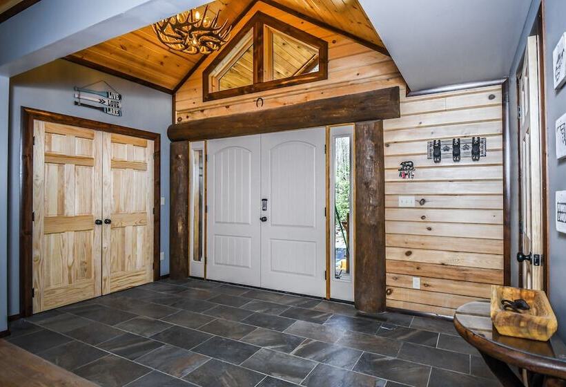 Hemlock Hideaway