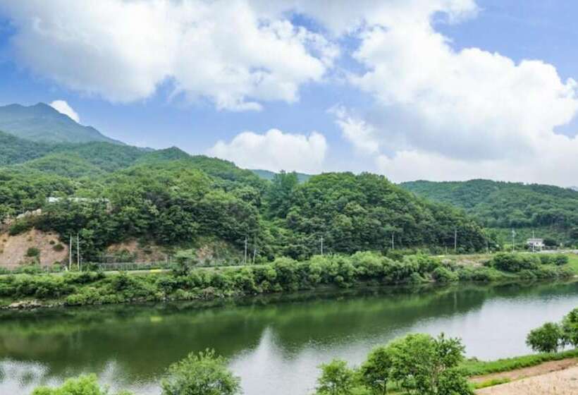 Hongcheon Lama Richa Pension