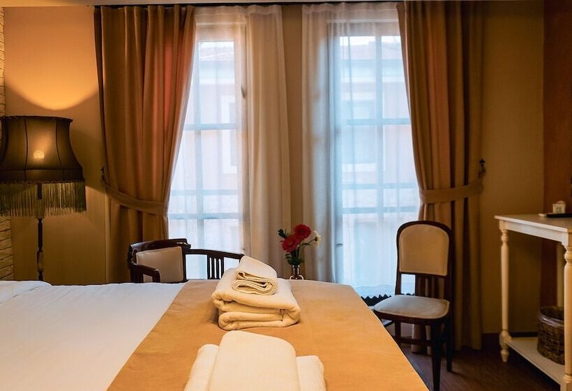مسافرخانه 1870 Taş Konak Otel   Sanat Sokağı