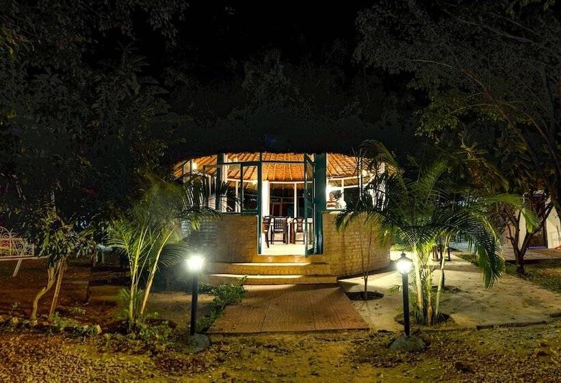 酒店 Corbett Hills Resort