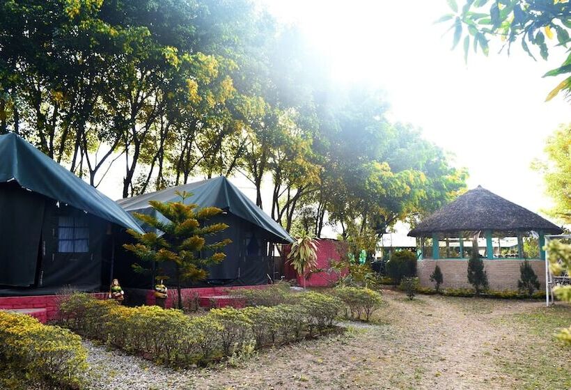 酒店 Corbett Hills Resort