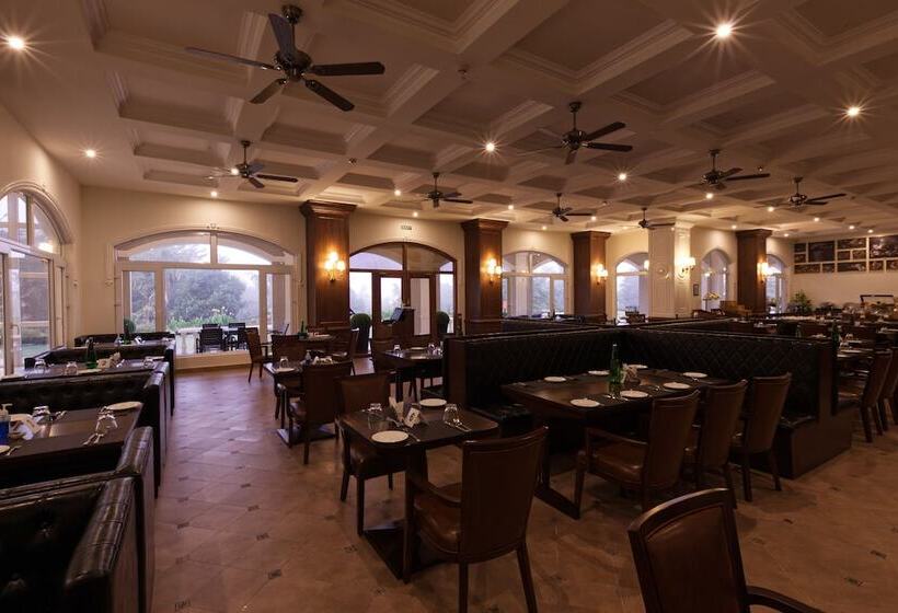 酒店 Montrose Golf Resort & Spa