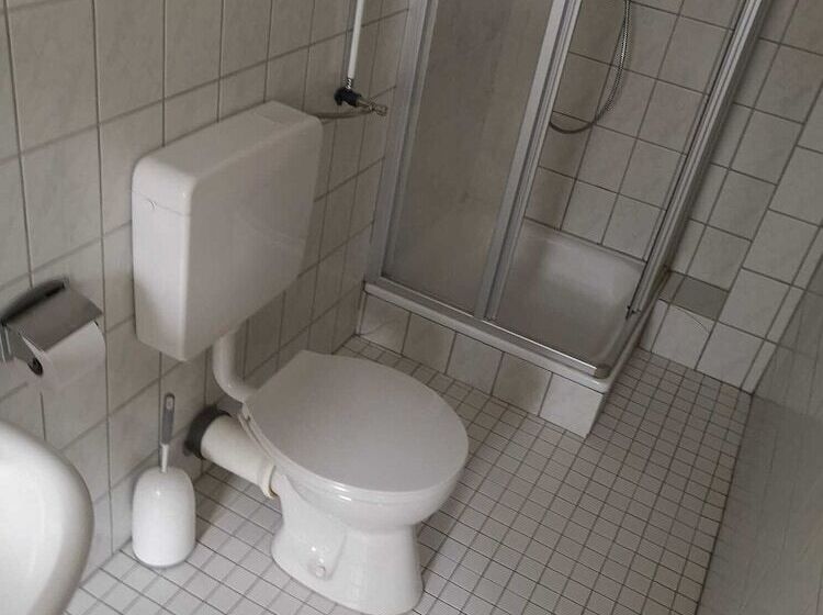 بنسيون Gästehaus Und Fitness Haus Bergquell