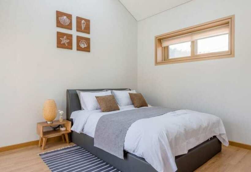 Пансион Taean Ocean Terrace Pool Villa
