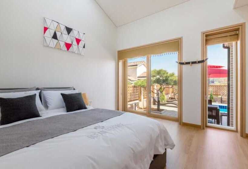 Пансион Taean Ocean Terrace Pool Villa