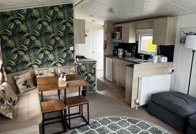 Relaxing And Quiet Holiday Cabin, Sleeps 4