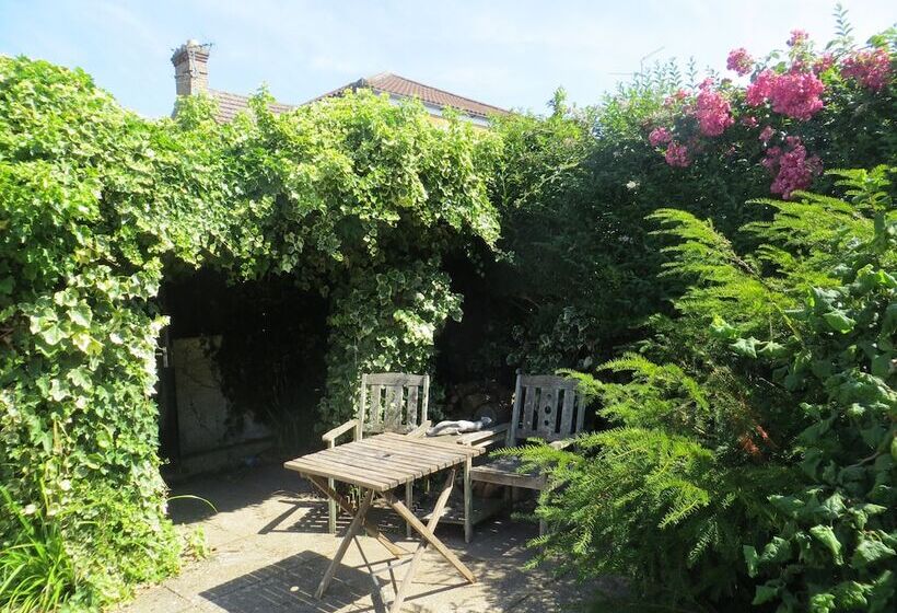 Willow Cottage