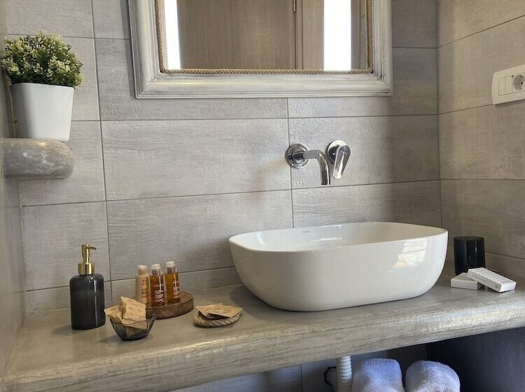 Aeron Suites