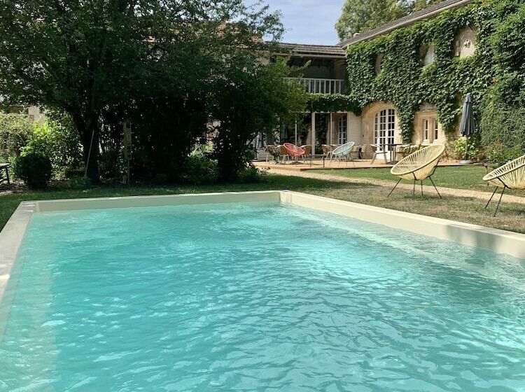 ベッドアンドブレックファースト Le Clos De La Court D Aron