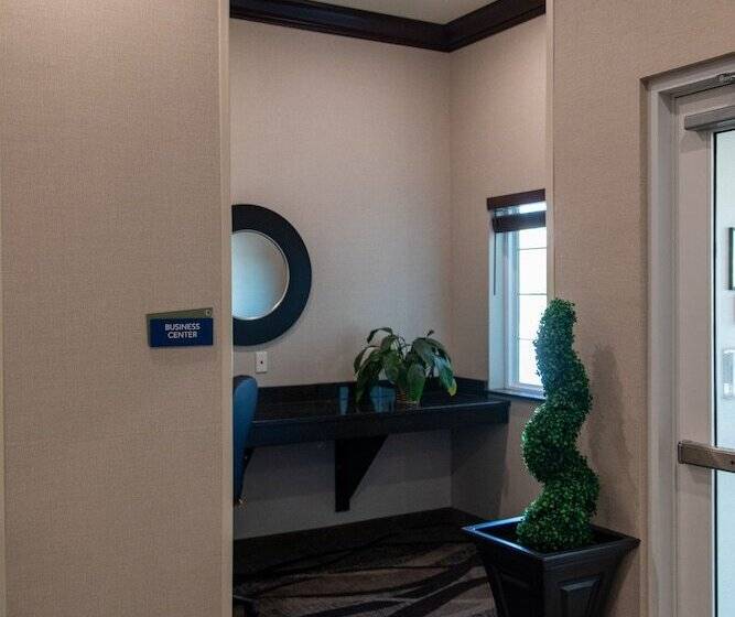 فندق Cobblestone Inn & Suites  Springfield