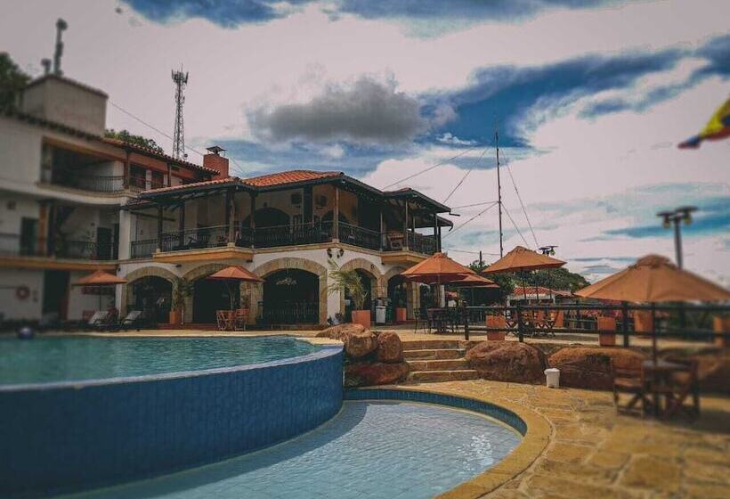 فندق Las Rocas Resort