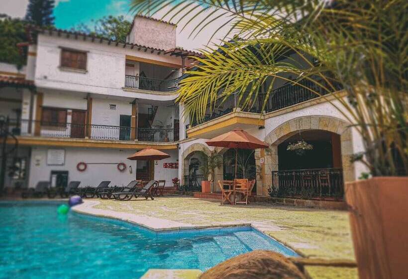 فندق Las Rocas Resort
