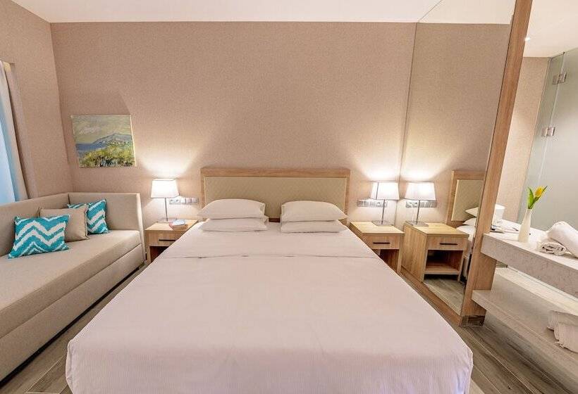 هتل Poseidon Beach Resort