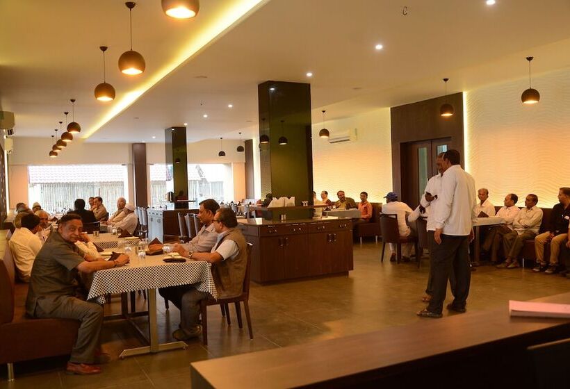 Отель Pride Divine Resort Somnath