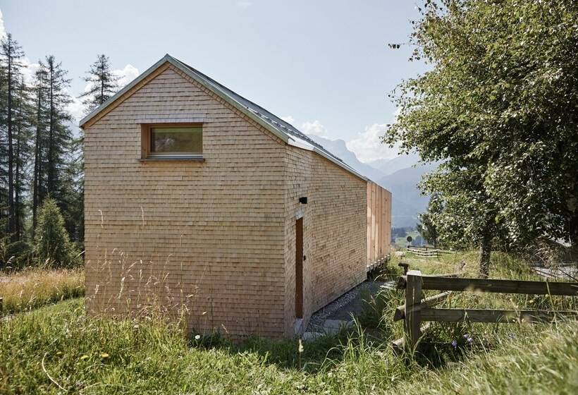 ペンション Pensiun Laresch