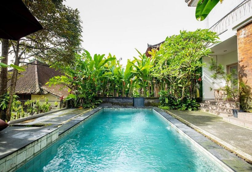 펜션 Suweta Homestay With Private Pool By Supala