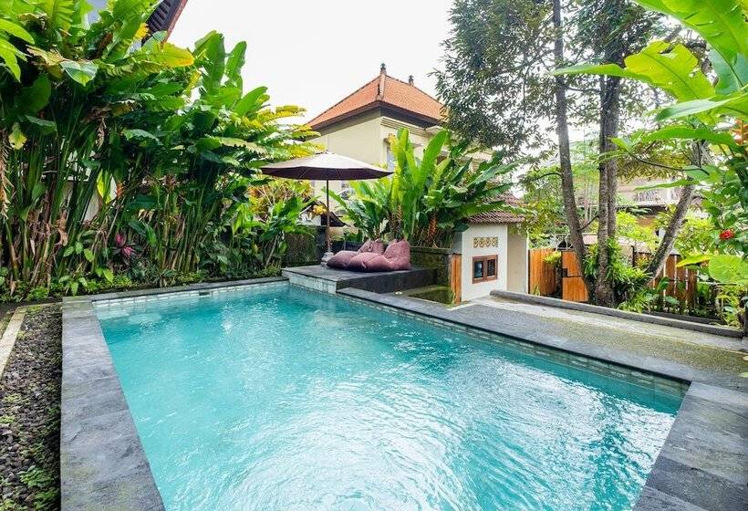펜션 Suweta Homestay With Private Pool By Supala