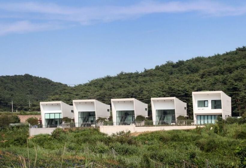Pensão Taean Como Villa