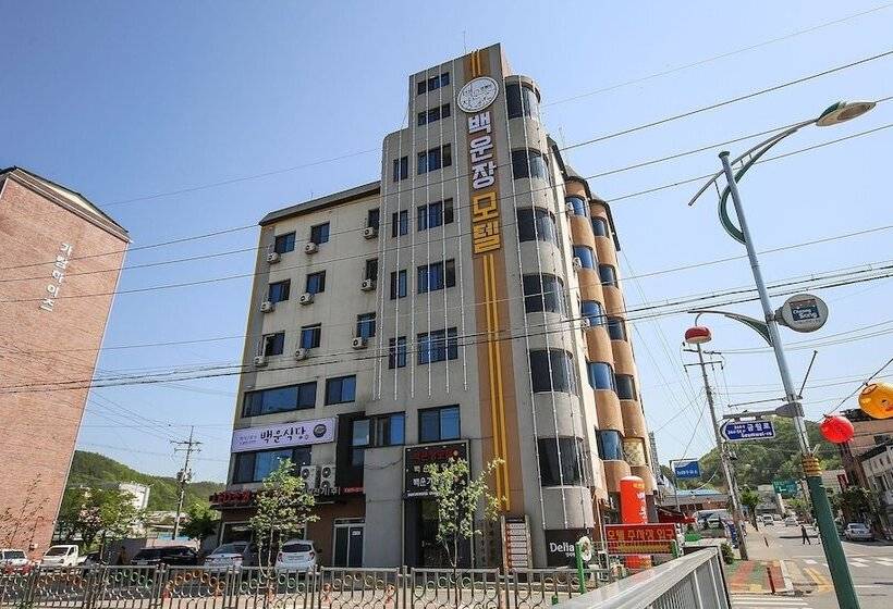 Cheongsong Baegunjang Motel