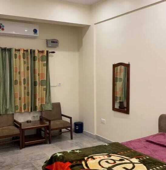 Hotel Goroomgo Ashoka Dehradun