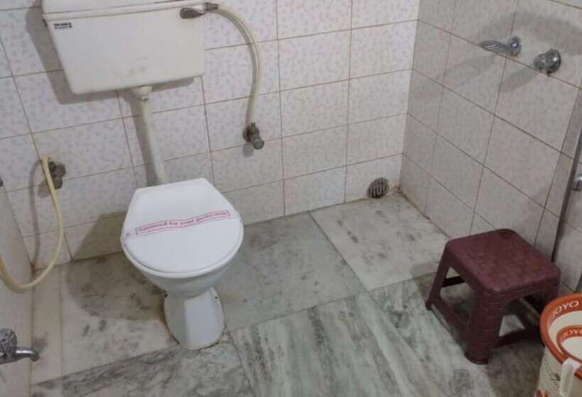 בית מלון כפרי Goroomgo City Centre Agartala