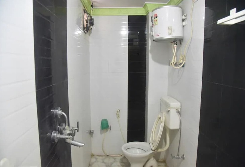 فندق Goroomgo Mundrika Deluxe Patna