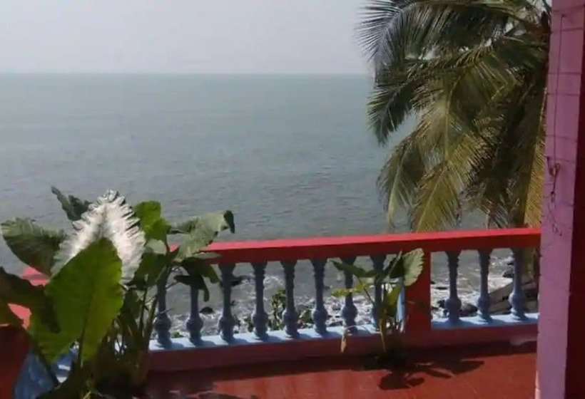 Hotelli Goroomgo Om Ganesh Naik Cliff Side Guest