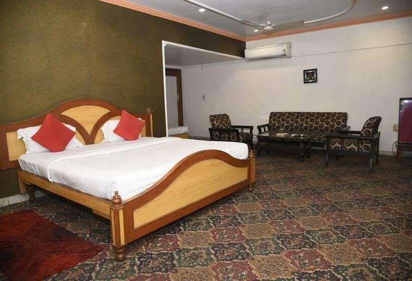 فندق Goroomgo Sharda Regency Raipur