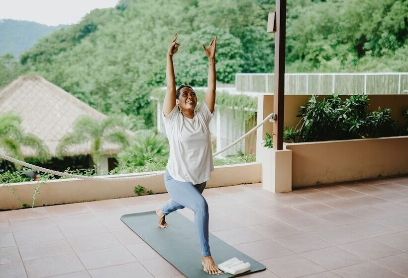 Porter Hotel   Surf & Yoga Retreat