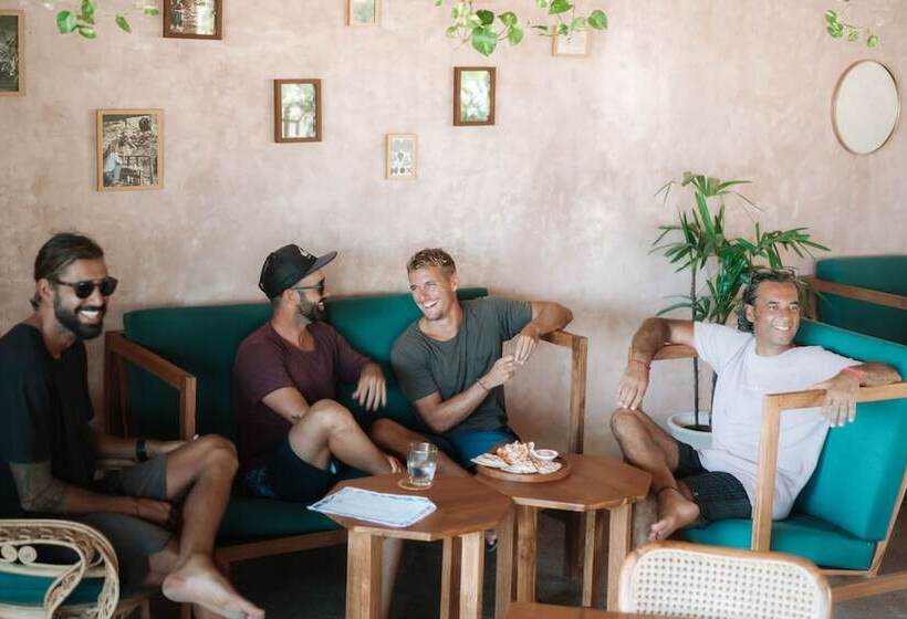 Porter Hotel   Surf & Yoga Retreat