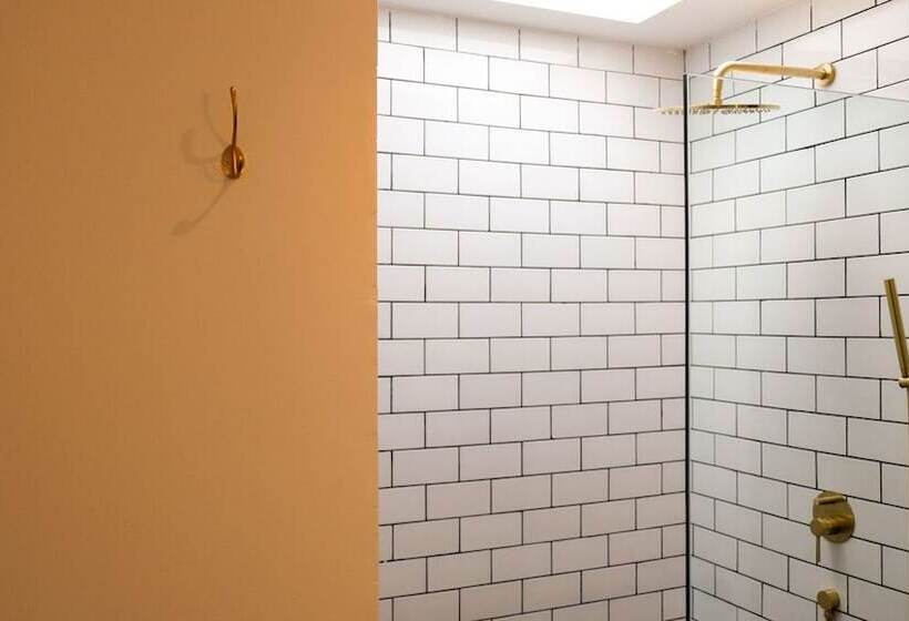 Porter Hotel   Surf & Yoga Retreat