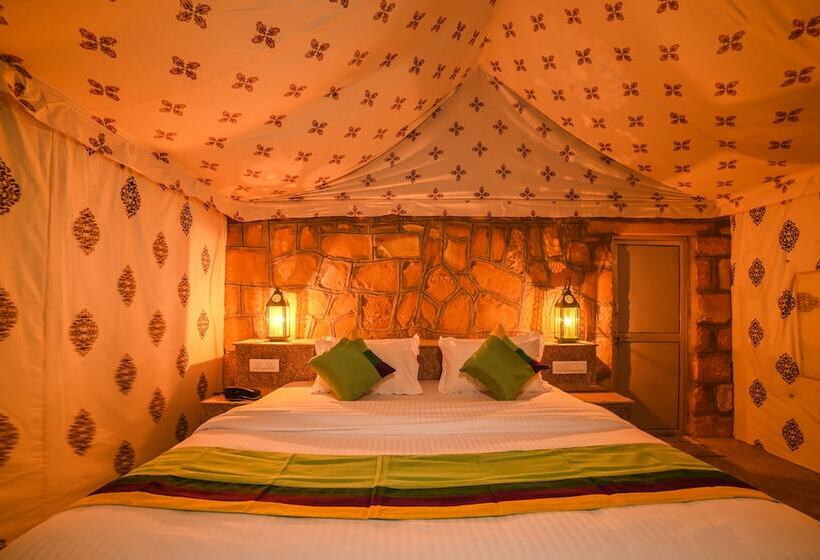 فندق The Carvaan Resort