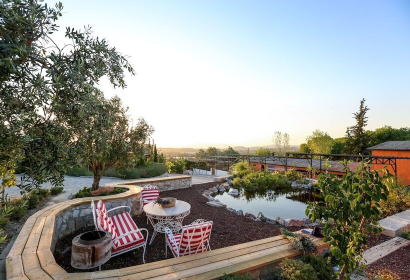 בית מלון כפרי Urlachi çiftliği