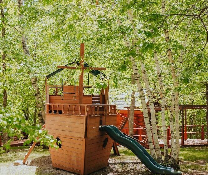 Jack Pines Resort