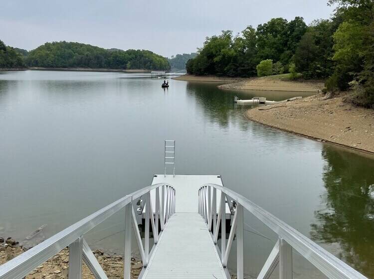 Lakeside Rest