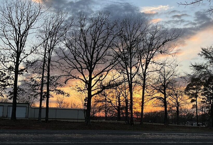 모텔 Reel Inn And Lodge